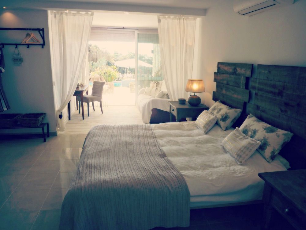 Villa Breeze Boutique Guest Rooms Marbella Executive Double or Twin Room, 1 Bedroom, Non Smoking, Pool Access 7