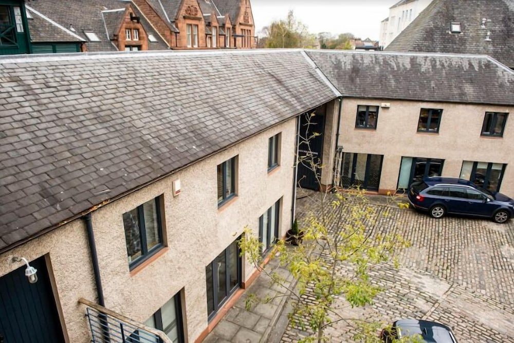 undefined JOIVY Modern Scottish Apt. Next to Royal Mile w/ Parking 10