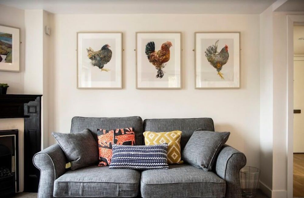 undefined JOIVY Modern Scottish Apt. Next to Royal Mile w/ Parking 9