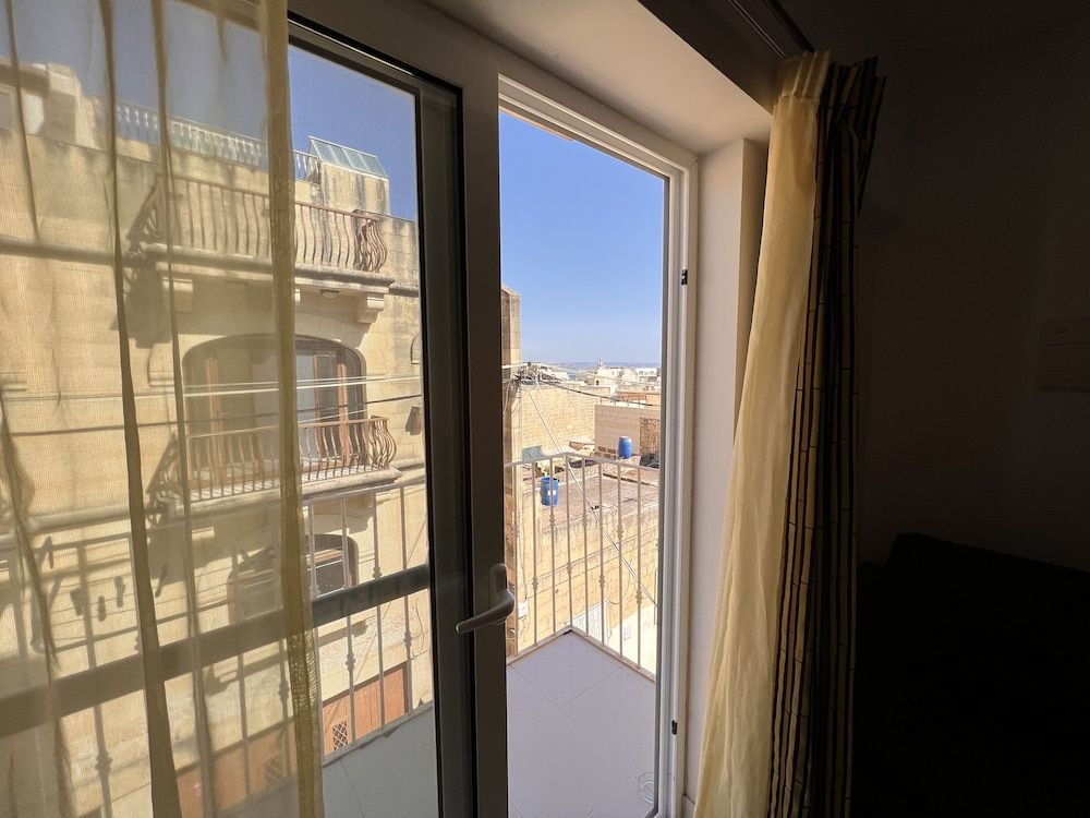 All Nations Holiday Home Family Triple Room, Balcony, City View 13