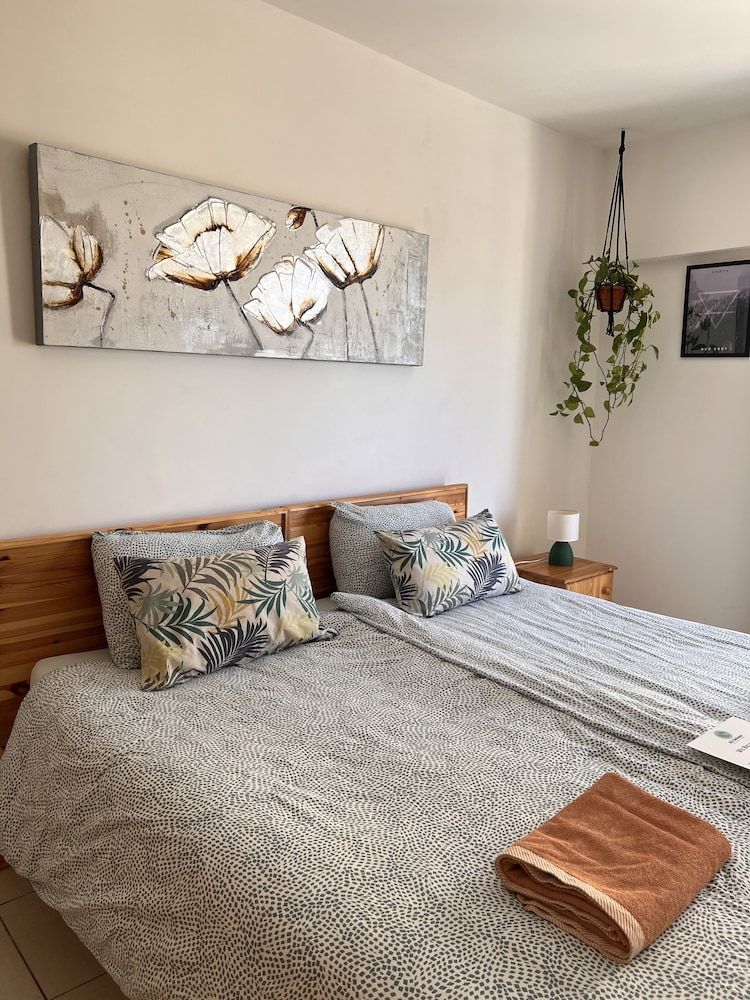 All Nations Holiday Home Family Triple Room, Balcony, City View 7