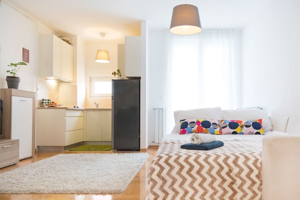 undefined Cute and Sunny Studio in Zagreb With Balcony & Free Parking 7