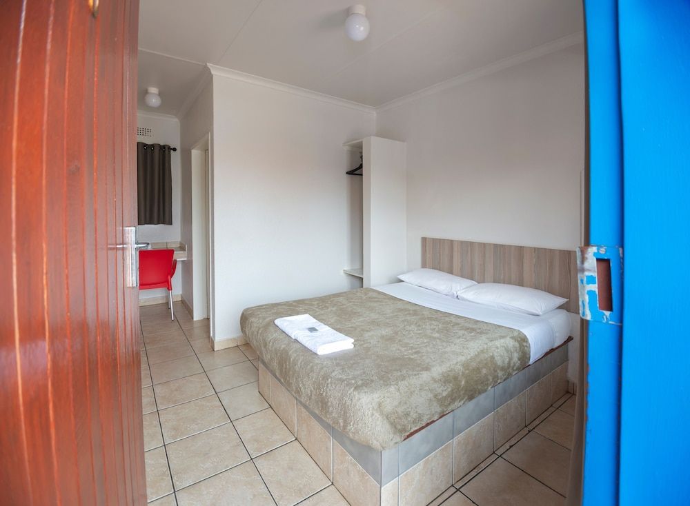 Ecomotel Isando Standard Room 5