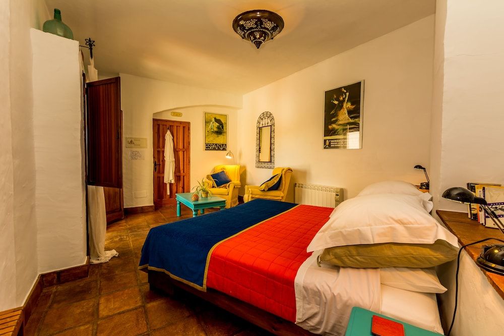 Hotel Los Castaños Deluxe Double Room, 1 King Bed, Mountain View 3