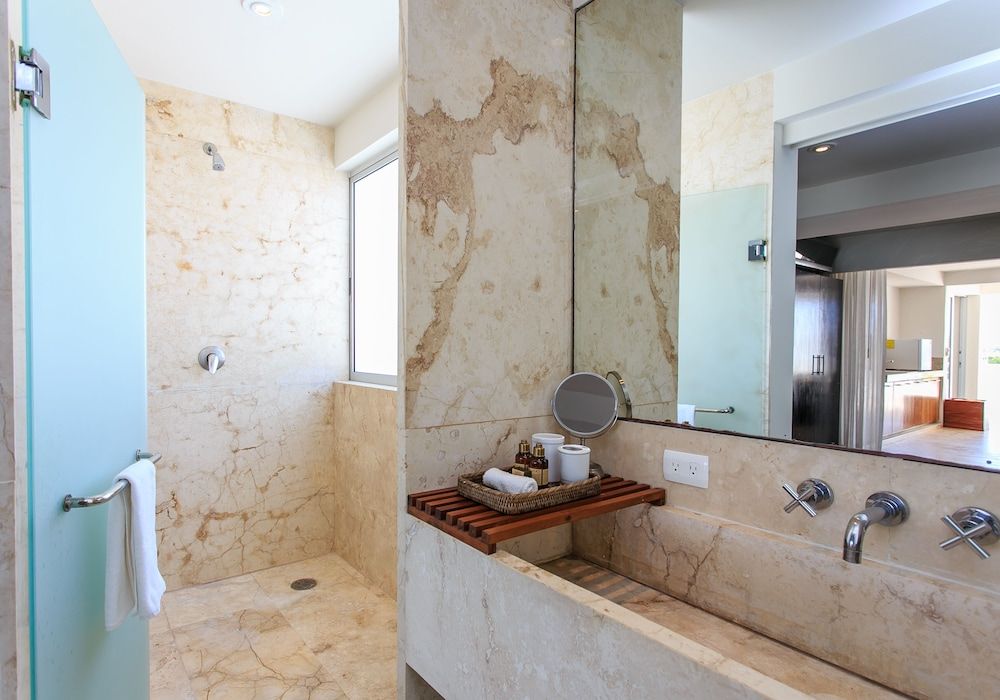 undefined Hip, Colorful Studio with Patio in Roma Norte 6