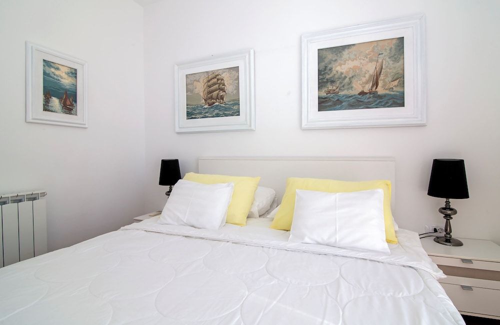 undefined 73 Stairs Apartment 7