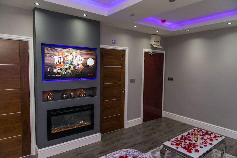 Aphrodite Suites Huddersfield Deluxe Apartment, Ensuite (First Floor Back Flat) 44