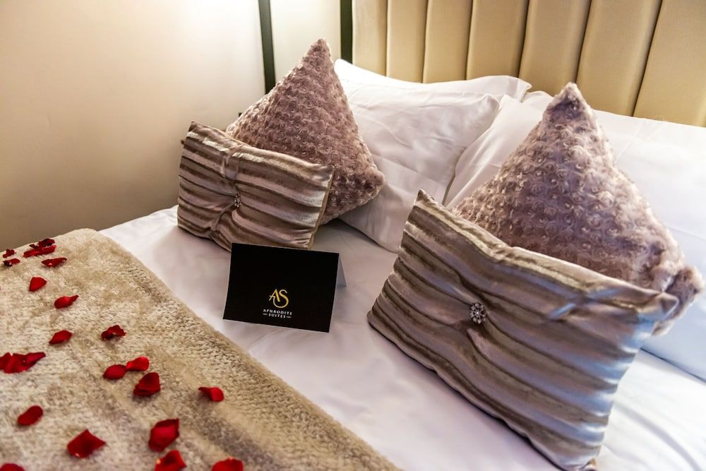 Aphrodite Suites Huddersfield Superior Apartment, Ensuite 6