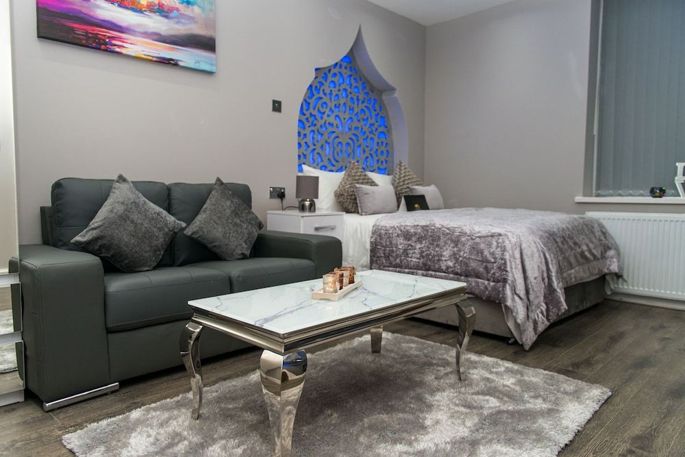 Aphrodite Suites Huddersfield Deluxe Apartment, Ensuite (First Floor Back Flat) 11