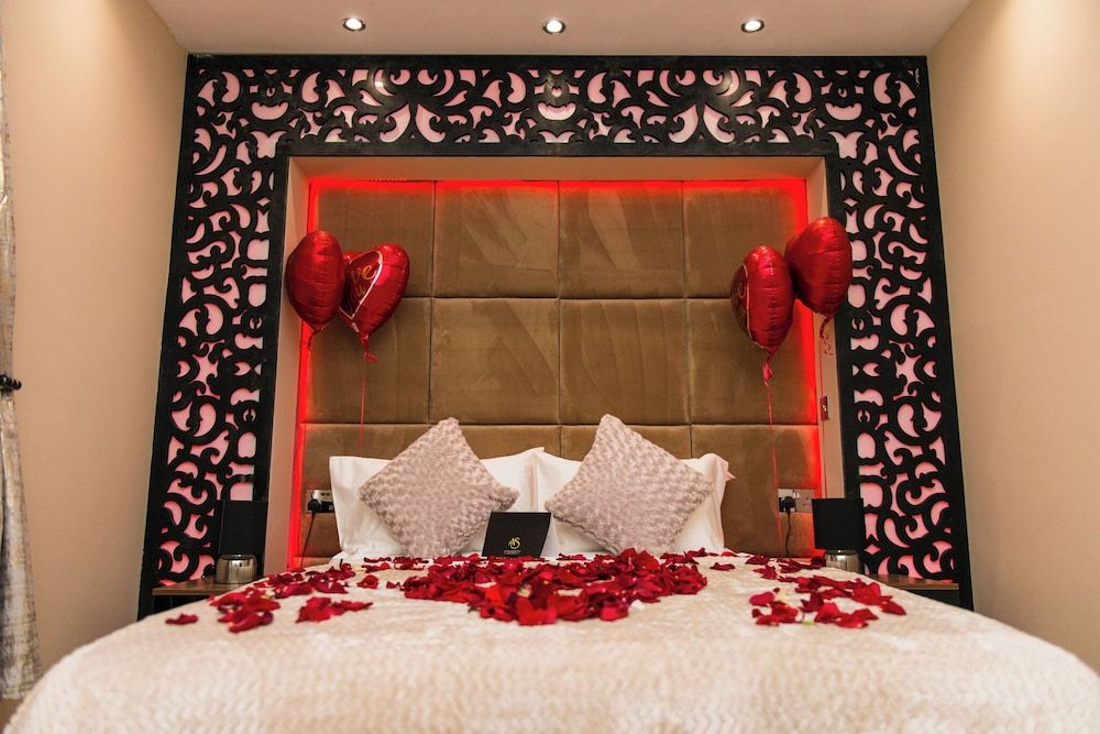 Aphrodite Suites Huddersfield Executive Suite, Ensuite (Ground Floor Flat)