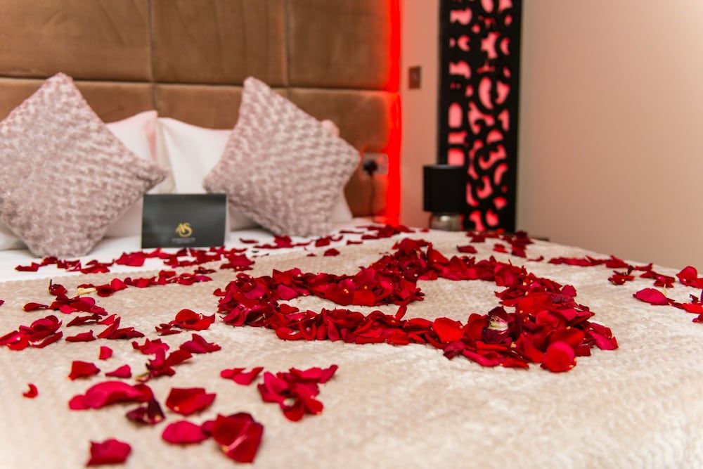 Aphrodite Suites Huddersfield Executive Suite, Ensuite (Ground Floor Flat) 7