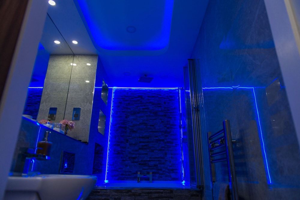 Aphrodite Suites Huddersfield Deluxe Apartment, Ensuite (First Floor Back Flat) 30