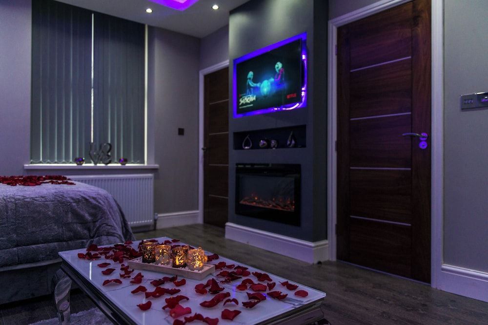 Aphrodite Suites Huddersfield Deluxe Apartment, Ensuite (First Floor Back Flat) 43