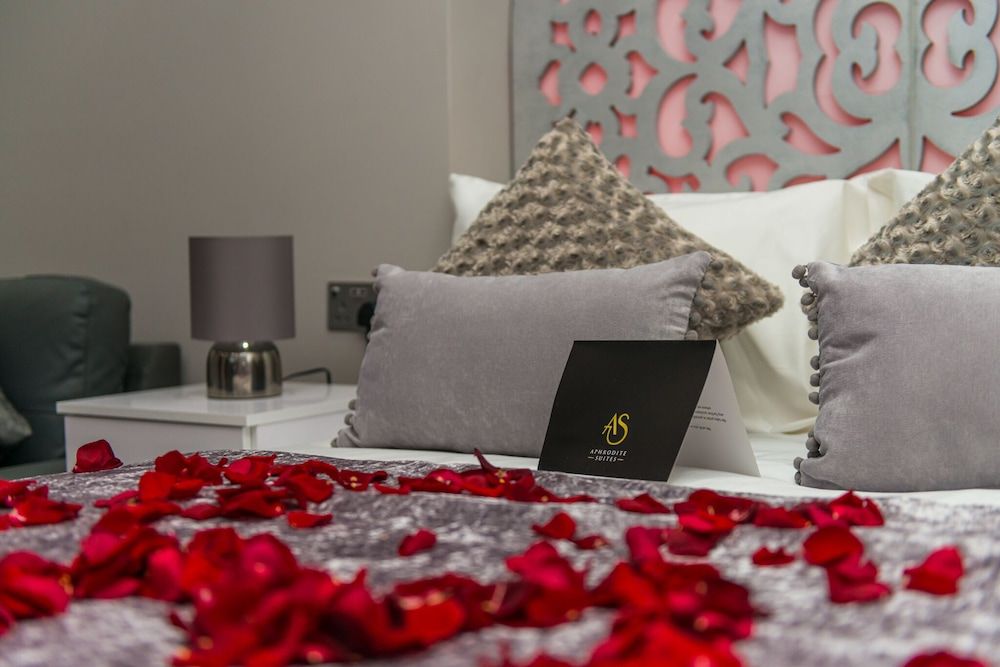 Aphrodite Suites Huddersfield Deluxe Apartment, Ensuite (First Floor Back Flat) 7