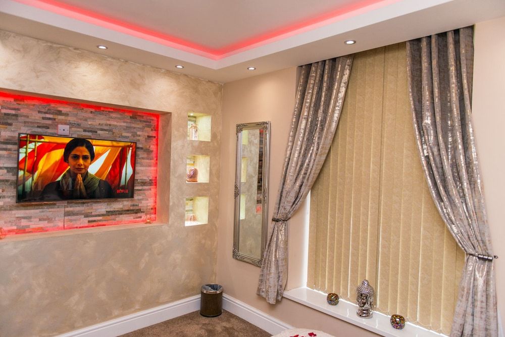 Aphrodite Suites Huddersfield Executive Suite, Ensuite (Ground Floor Flat) 52