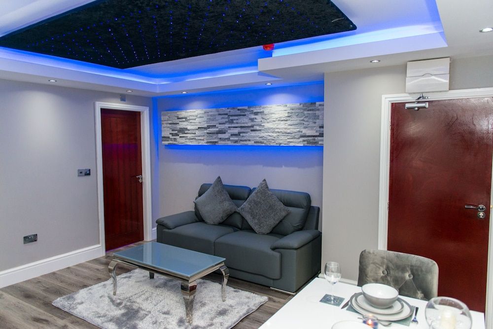 Aphrodite Suites Huddersfield Superior Apartment, Ensuite 27