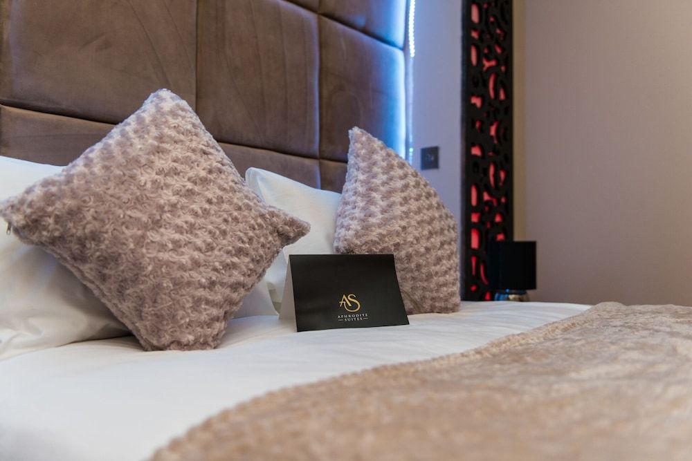 Aphrodite Suites Huddersfield Executive Suite, Ensuite (Ground Floor Flat) 4