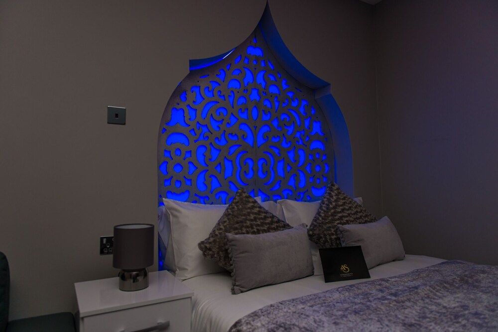 Aphrodite Suites Huddersfield Deluxe Apartment, Ensuite (First Floor Back Flat) 4