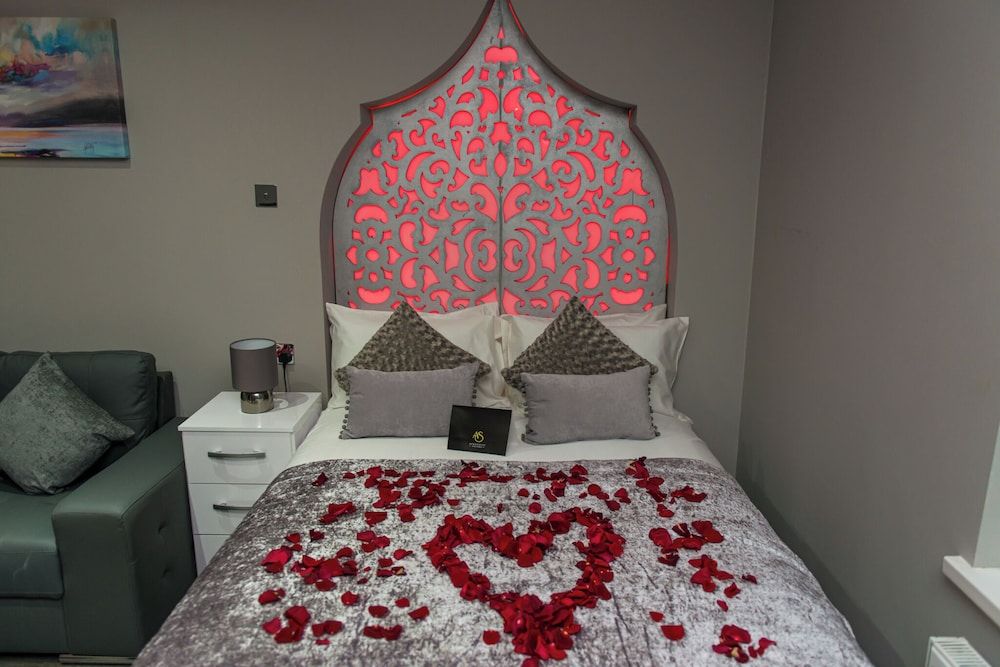 Aphrodite Suites Huddersfield Deluxe Apartment, Ensuite (First Floor Back Flat) 16