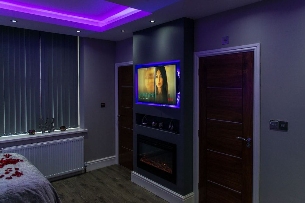 Aphrodite Suites Huddersfield Deluxe Apartment, Ensuite (First Floor Back Flat) 42