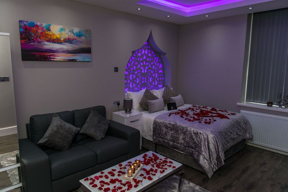Aphrodite Suites Huddersfield Deluxe Apartment, Ensuite (First Floor Back Flat) 15