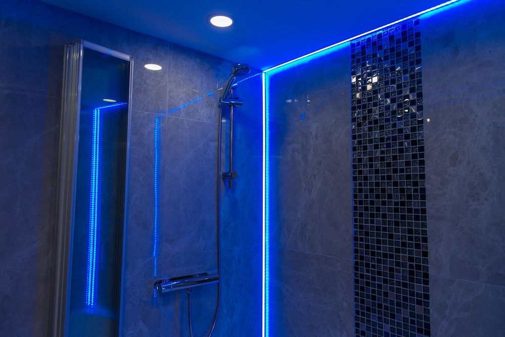 Aphrodite Suites Huddersfield Superior Apartment, Ensuite 14