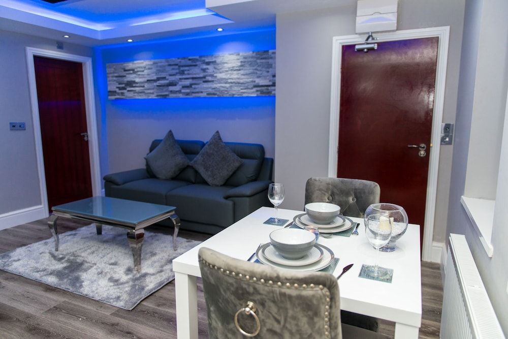 Aphrodite Suites Huddersfield Superior Apartment, Ensuite 29