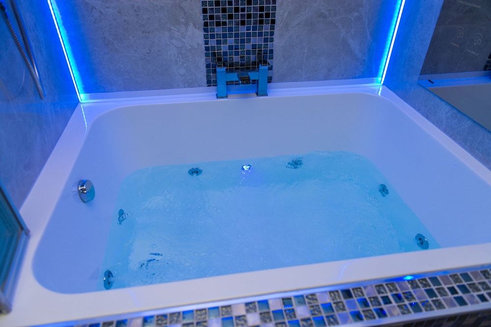 Aphrodite Suites Huddersfield Superior Apartment, Ensuite 20