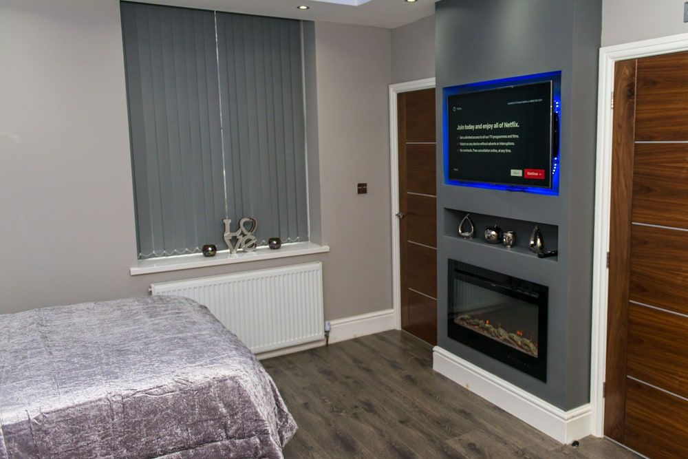Aphrodite Suites Huddersfield Deluxe Apartment, Ensuite (First Floor Back Flat) 33