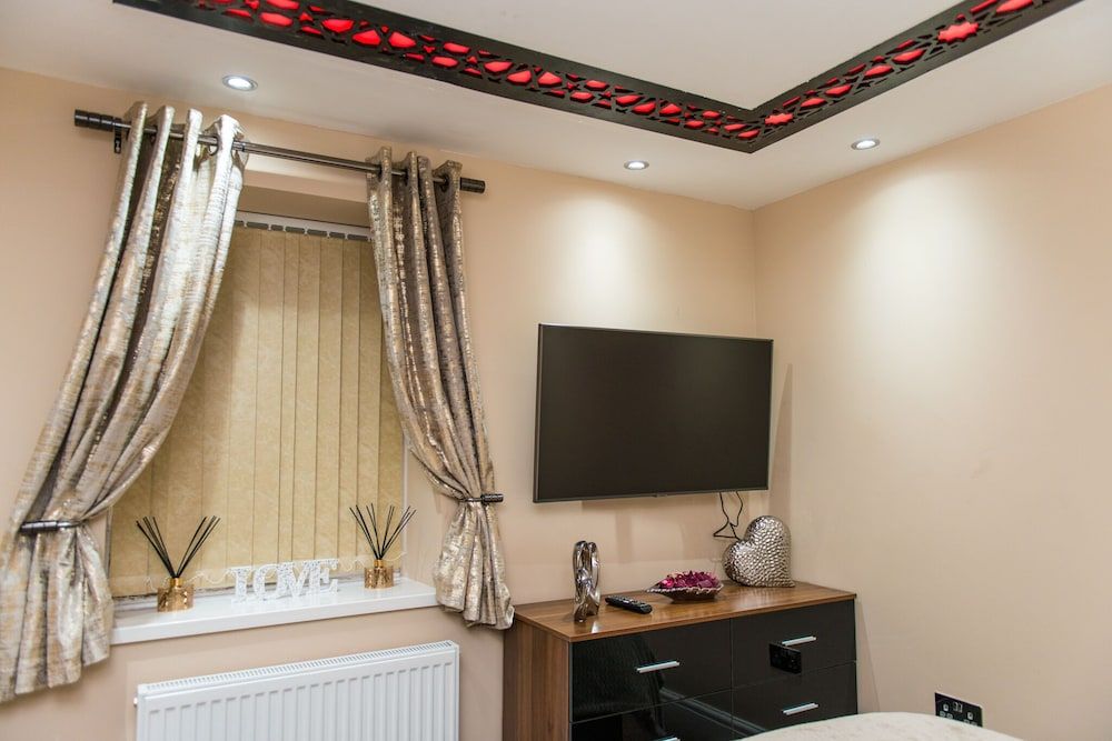 Aphrodite Suites Huddersfield Superior Apartment, Ensuite 35