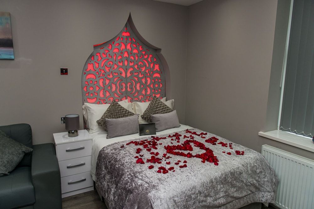 Aphrodite Suites Huddersfield Deluxe Apartment, Ensuite (First Floor Back Flat) 13