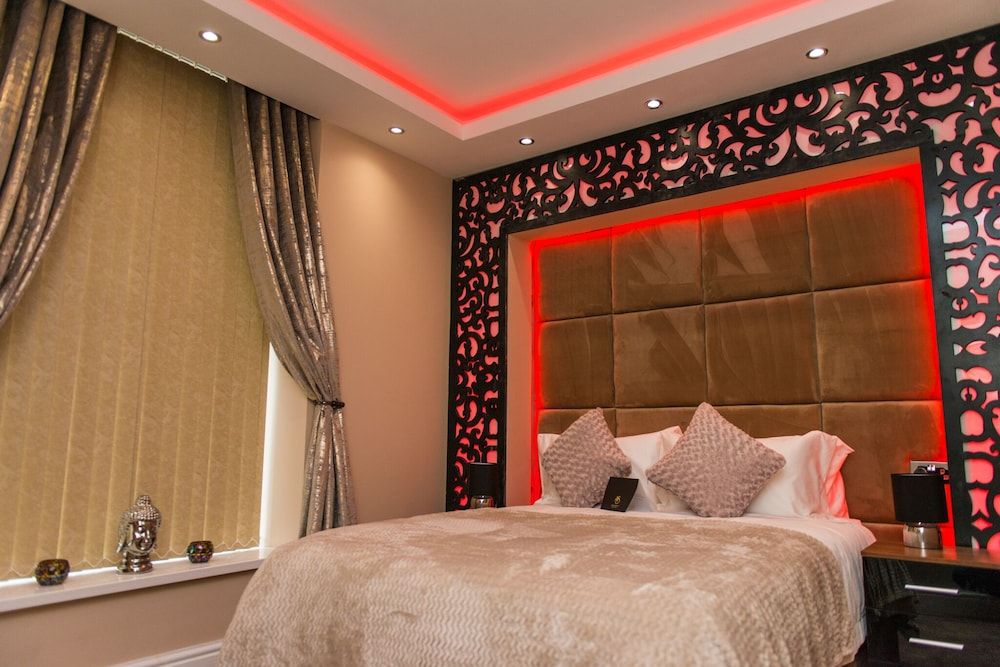 Aphrodite Suites Huddersfield Executive Suite, Ensuite (Ground Floor Flat) 15