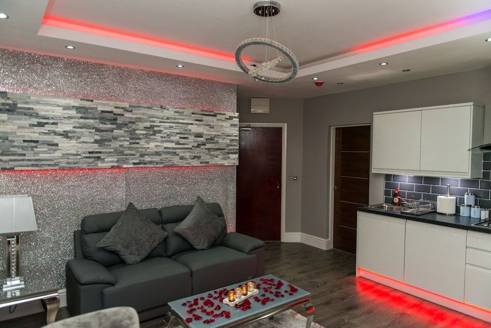 Aphrodite Suites Huddersfield Executive Suite, Ensuite (Ground Floor Flat) 42