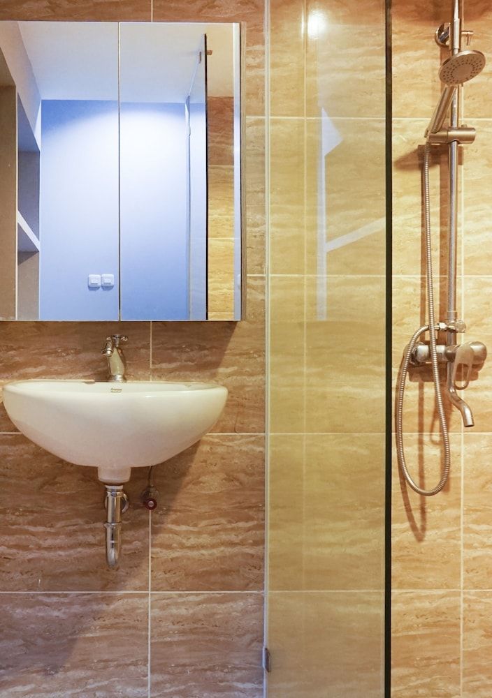 OYO 1805 Fatmawati Mansion Syariah Deluxe Double Room 10