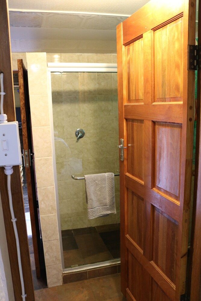 Caledon Overnight Rooms Family Chalet (4) 5