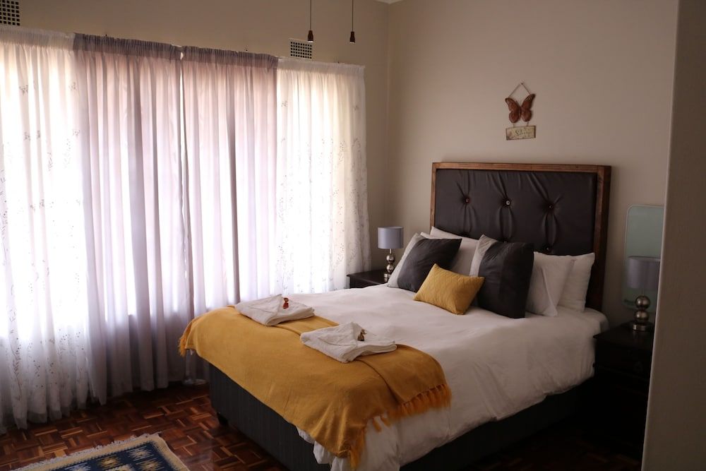 Deluxe Double Room (3)