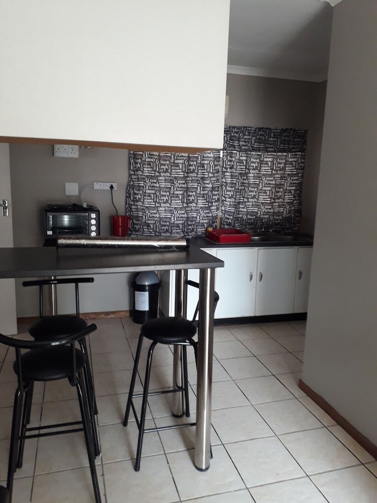 Caledon Overnight Rooms Family Apartment, 2 Bedrooms (5) 6