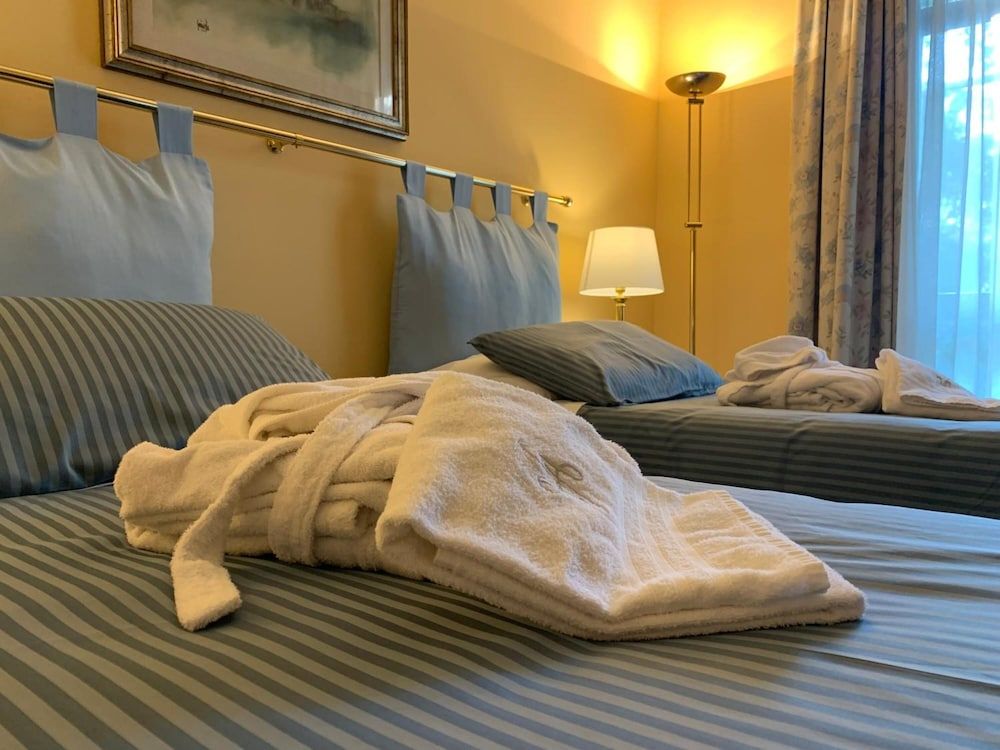 Villa Albina B&B Comfort Double or Twin Room, 1 Bedroom, Non Smoking, Pool View 3