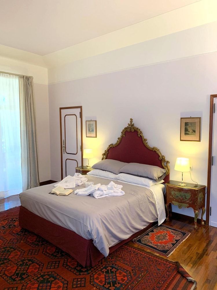 Villa Albina B&B Classic Suite, 1 King Bed, Accessible, Pool View 3