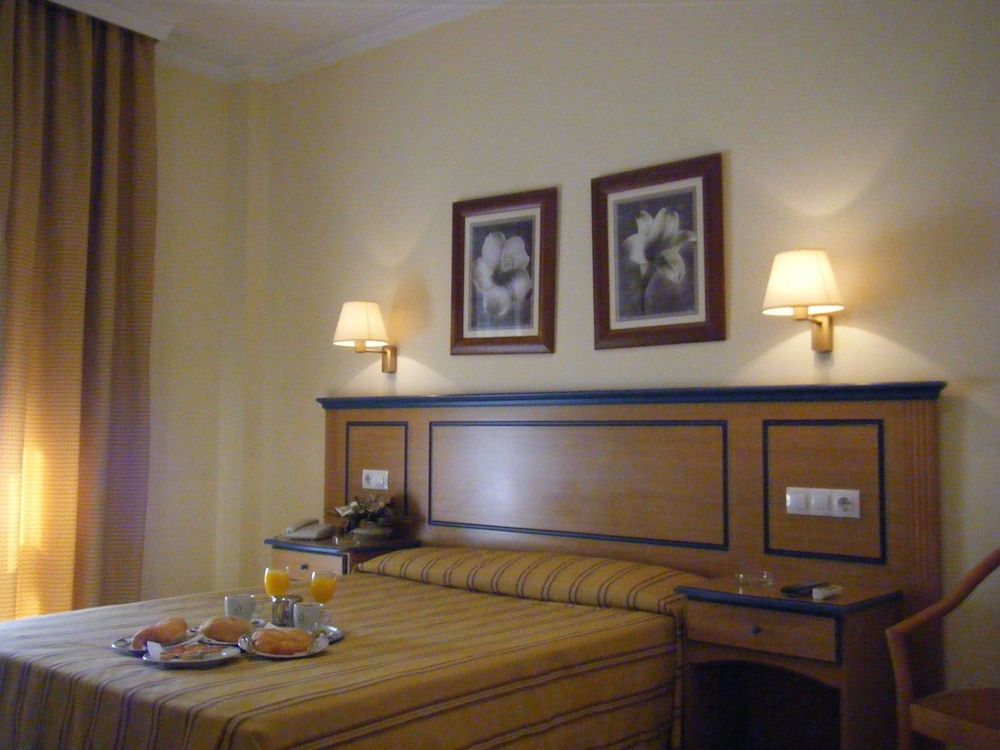 Double Room (with extra bed)