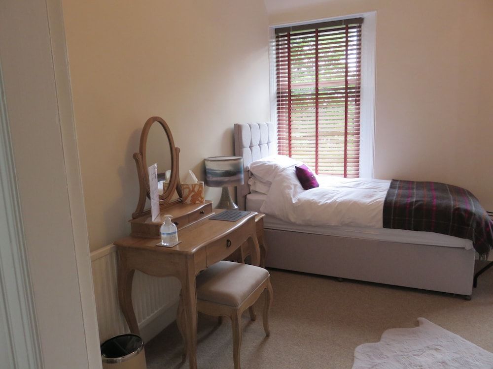 Ravenswood House Double or Twin Room (Room 1) 4