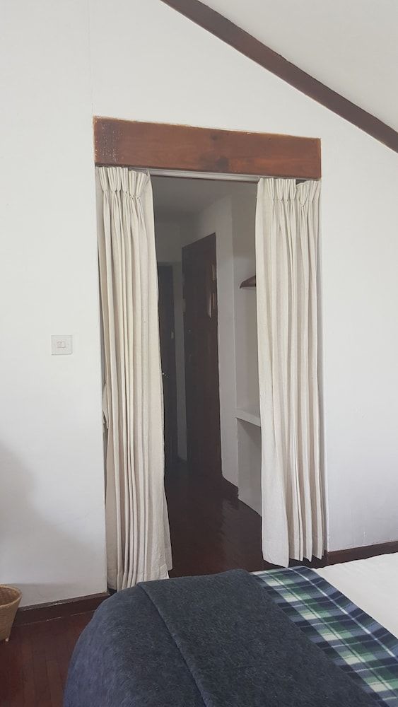 ES Deurali Resort. Deluxe Triple Room, 3 Twin Beds, Smoking, Mountain View 9