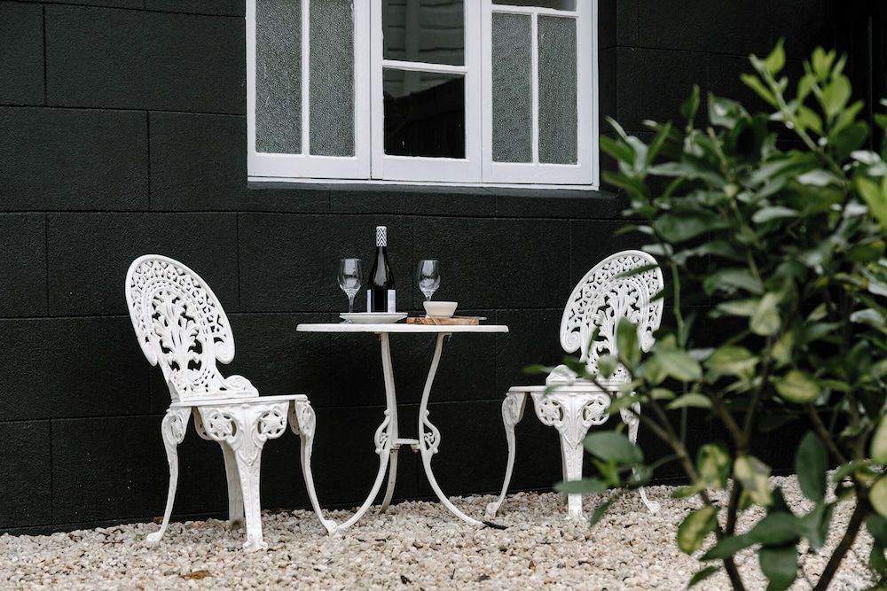 Maleny Lodge Double Room, 1 King Bed, Courtyard View 6