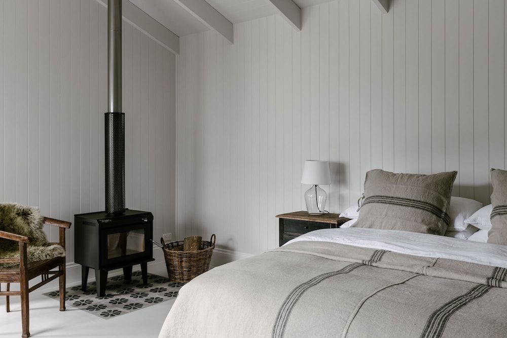 Maleny Lodge Double Room, 1 King Bed, Courtyard View 3