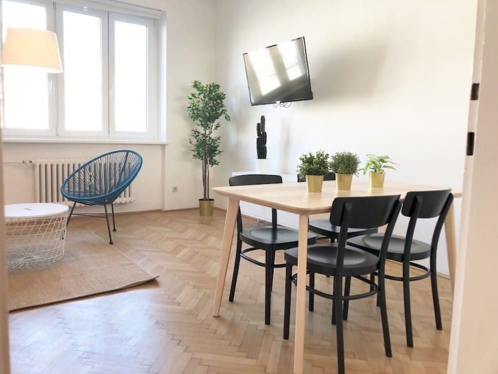 undefined Lovely Apartment directly at Naschmarkt 10