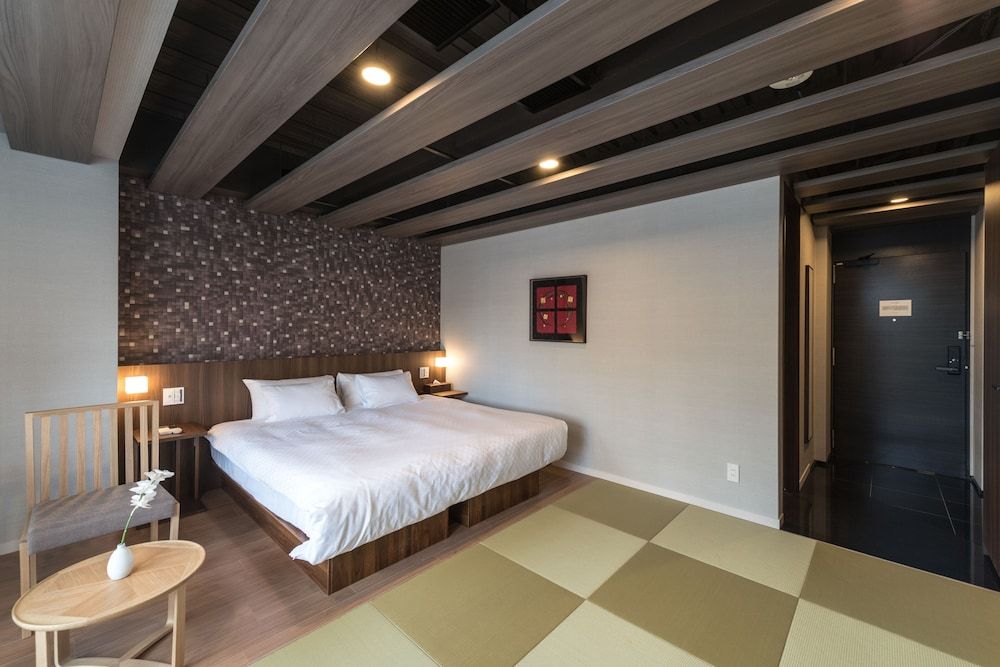 undefined Hotel Crush On 9