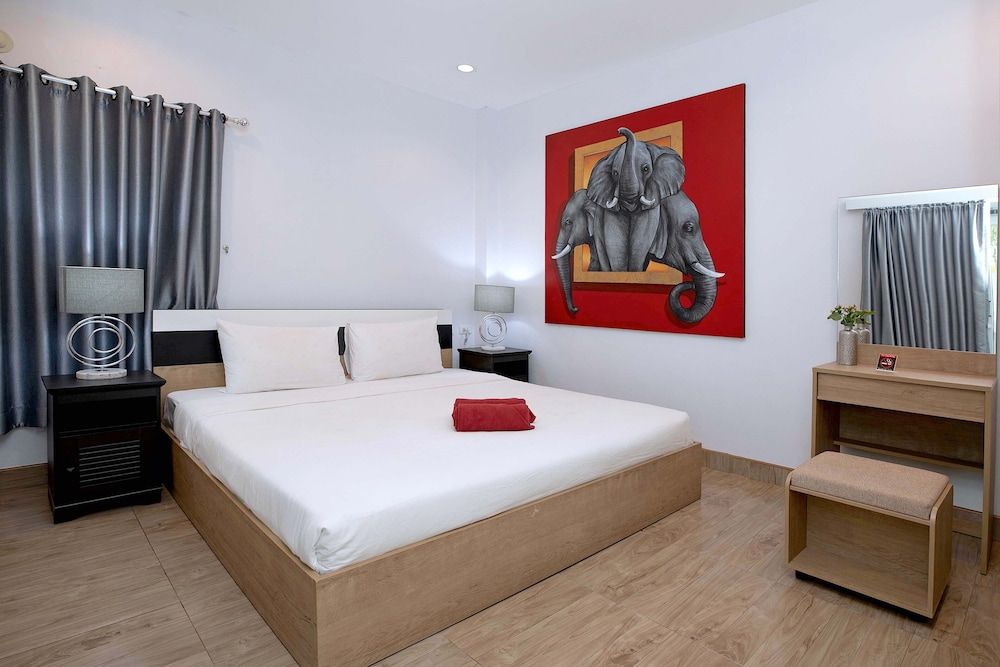 Tropical Living in Modern Villa Lancelot 3-Bedroom Pool Villa 2