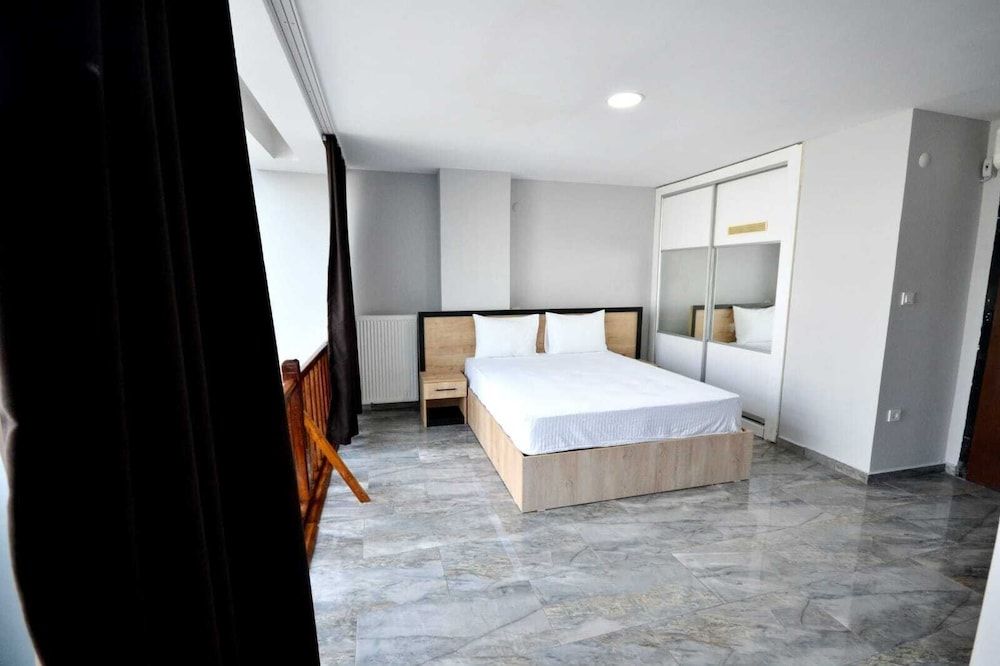 Garden Park Hotel City Apartment 8