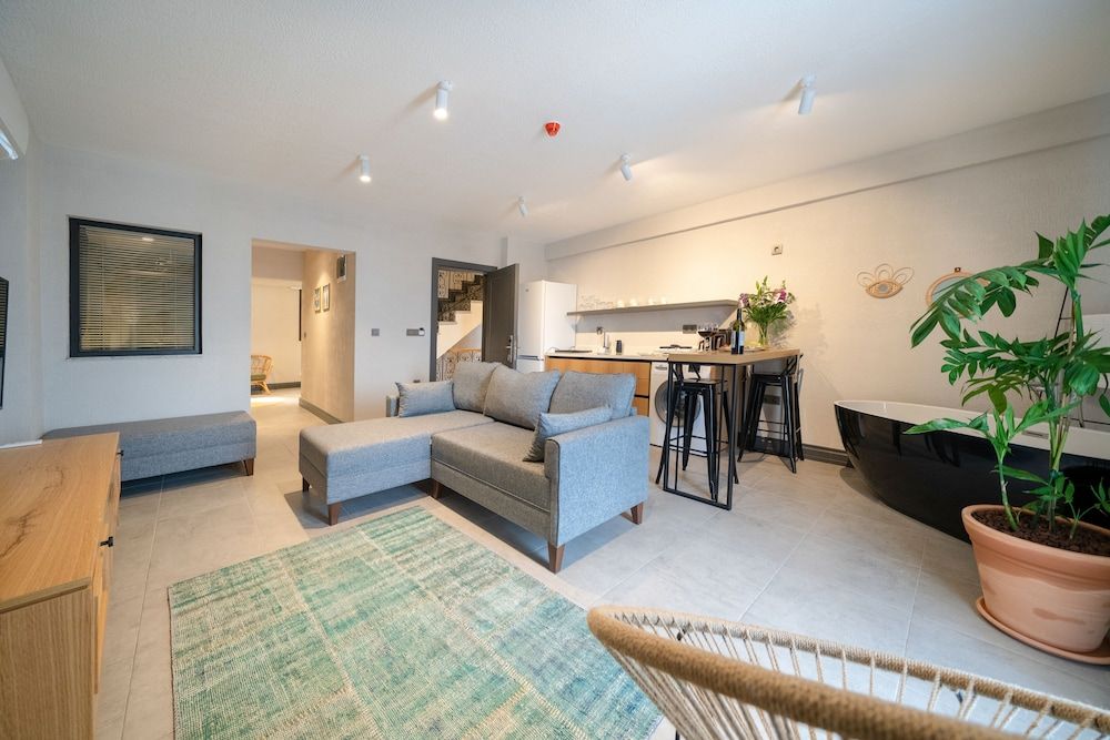 undefined Reddoors Suites Sea View