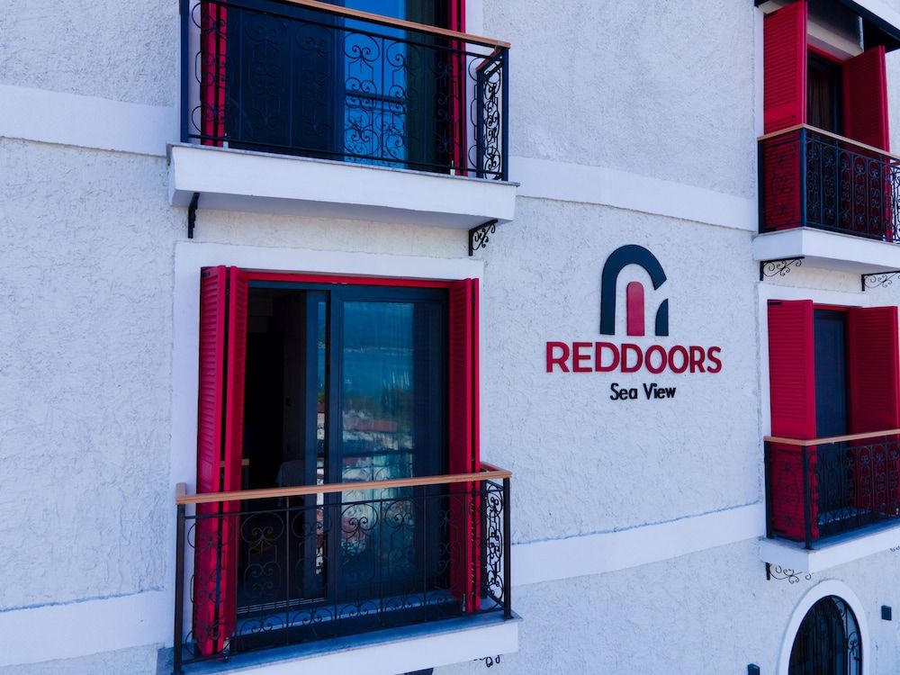 undefined Reddoors Suites Sea View 5